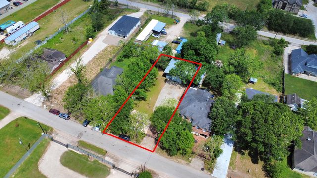 704 Cleo Street, Fresno, TX 77545