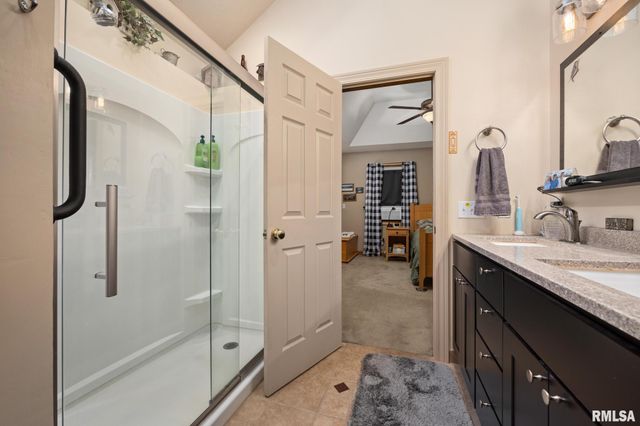 1529 N LOGAN Street, Chillicothe, IL 61523