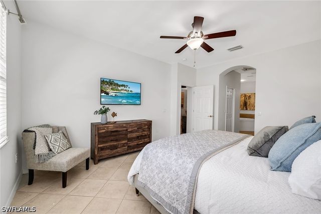 14088 Mirror CT, Naples, FL 34114