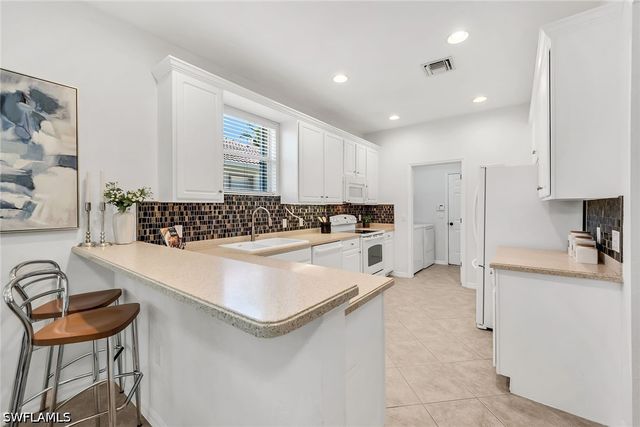 14088 Mirror CT, Naples, FL 34114