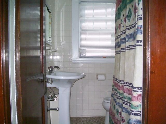 124 Bishop St 1, Framingham, MA 01702