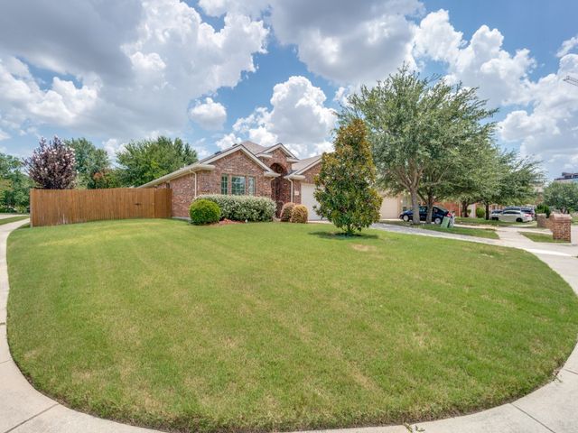 2216 Julian Drive, Mckinney, TX 75071