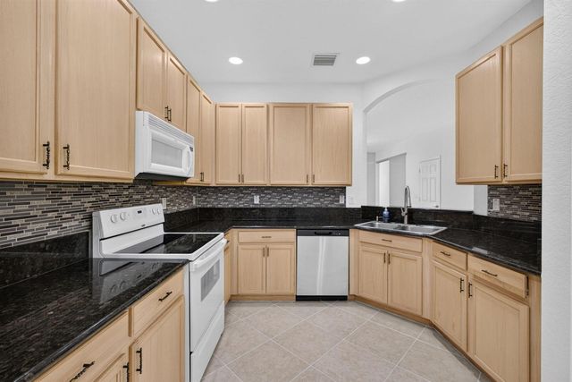 4991 Bonsai Circle 107, Palm Beach Gardens, FL 33418