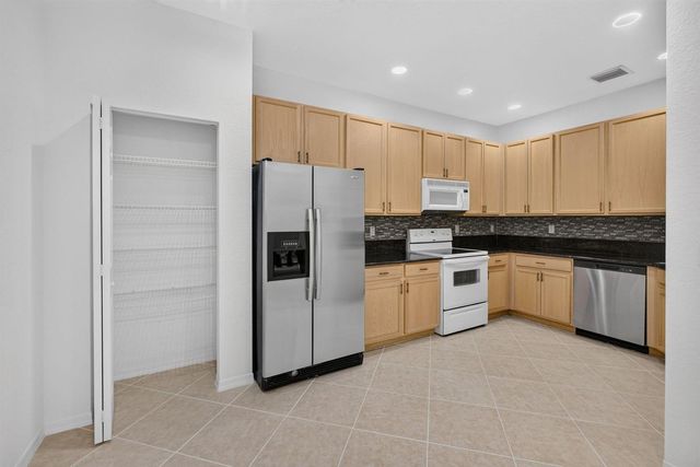 4991 Bonsai Circle 107, Palm Beach Gardens, FL 33418