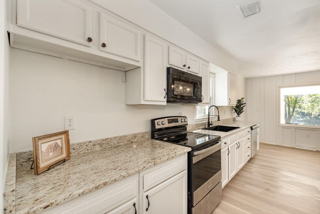 1001 Hicks Pike, Walton, KY 41094