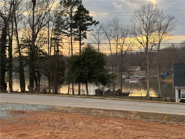 1314 Riverside Drive, Lexington, NC 27292