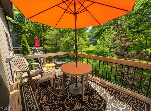 1044 Canyon View Road 703F, Sagamore Hills, OH 44067