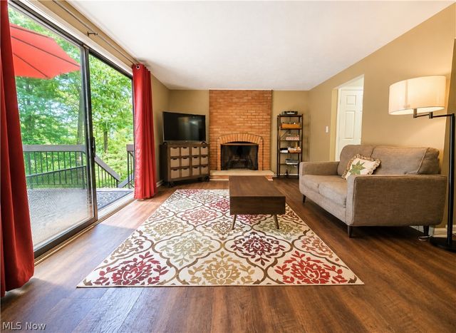 1044 Canyon View Road 703F, Sagamore Hills, OH 44067