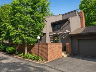 1044 Canyon View Road 703F, Sagamore Hills, OH 44067