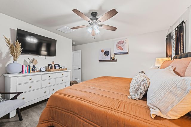 203 Cowboy Lane, Wolfforth, TX 79382