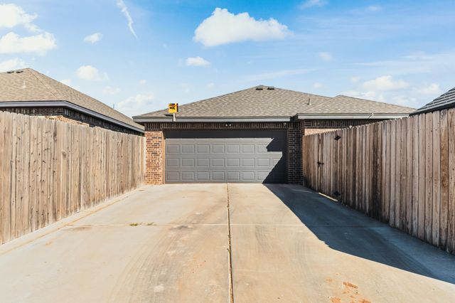 203 Cowboy Lane, Wolfforth, TX 79382