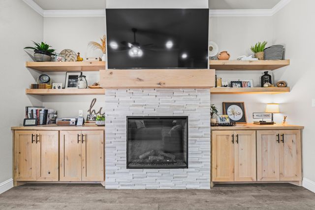 203 Cowboy Lane, Wolfforth, TX 79382