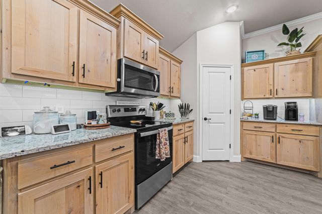 203 Cowboy Lane, Wolfforth, TX 79382