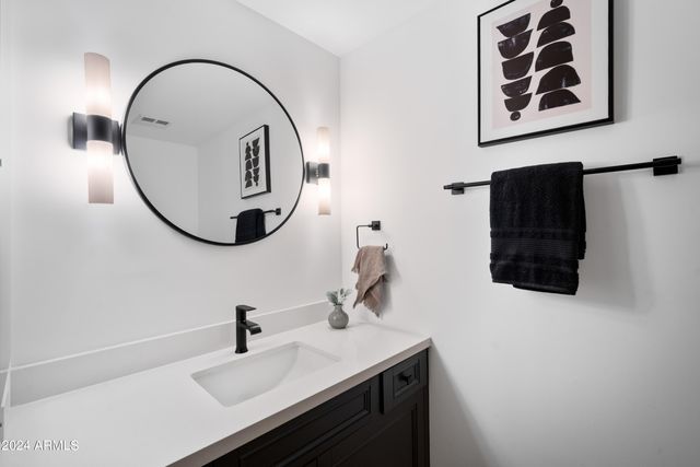 7157 E Rancho Vista Drive 2010, Scottsdale, AZ 85251