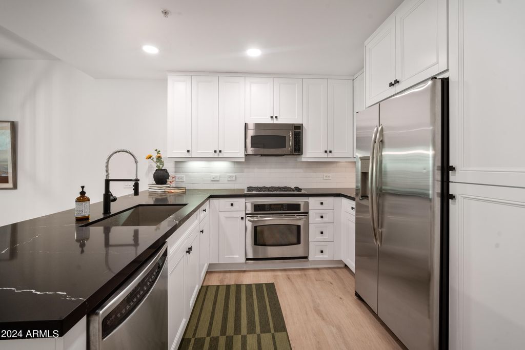 7157 E Rancho Vista Drive 2010, Scottsdale, AZ 85251 — photo 4