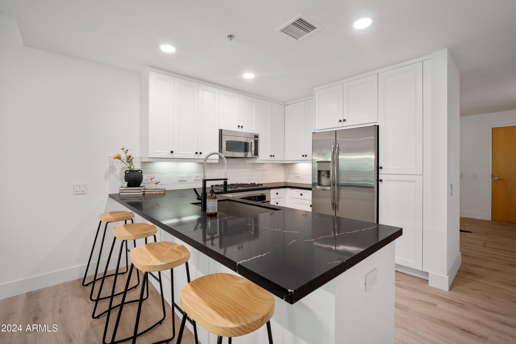 7157 E Rancho Vista Drive 2010, Scottsdale, AZ 85251 — photo 5