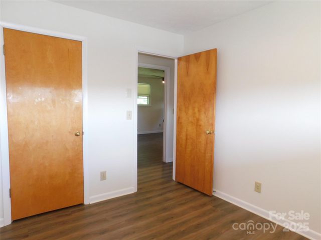 125 Fulton Drive, Hendersonville, NC 28792