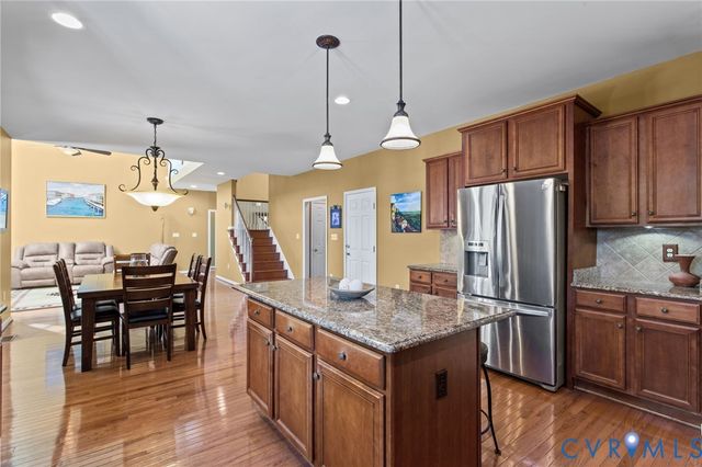 11007 Wooferton Ct, Midlothian, VA 23112