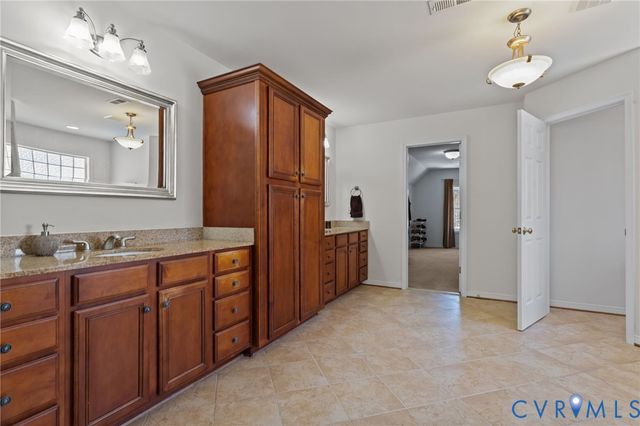 11007 Wooferton Ct, Midlothian, VA 23112