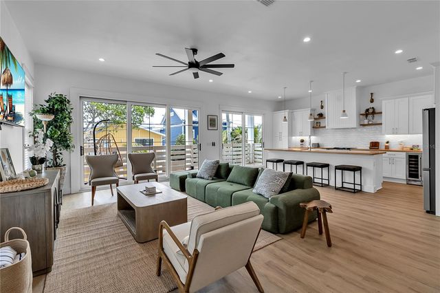 2215 AVENUE C, Bradenton Beach, FL 34217