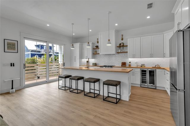 2215 AVENUE C, Bradenton Beach, FL 34217