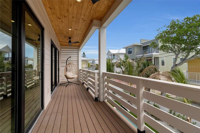 2215 AVENUE C, Bradenton Beach, FL 34217