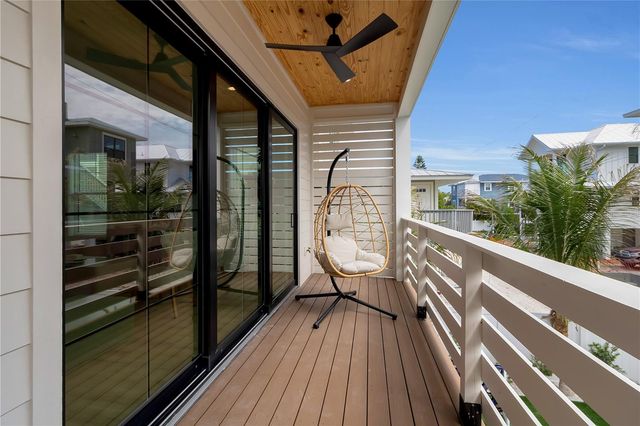 2215 AVENUE C, Bradenton Beach, FL 34217