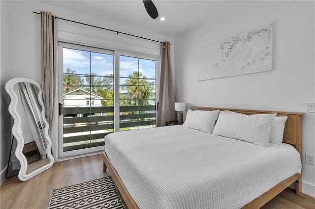 2215 AVENUE C, Bradenton Beach, FL 34217