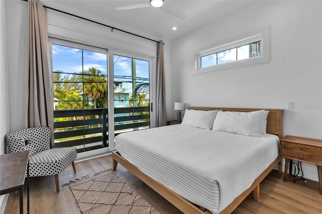 2215 AVENUE C, Bradenton Beach, FL 34217