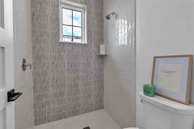 2215 AVENUE C, Bradenton Beach, FL 34217