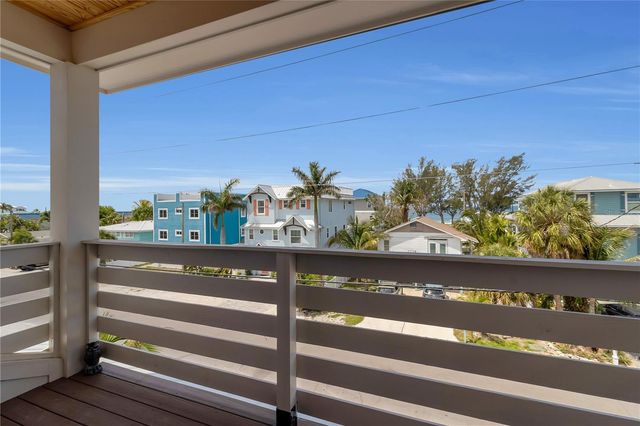 2215 AVENUE C, Bradenton Beach, FL 34217