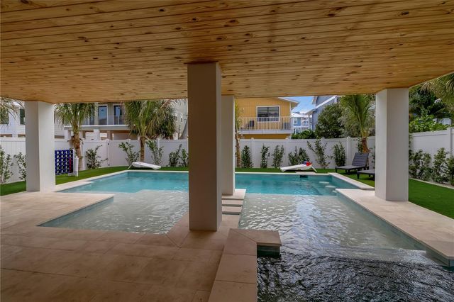 2215 AVENUE C, Bradenton Beach, FL 34217