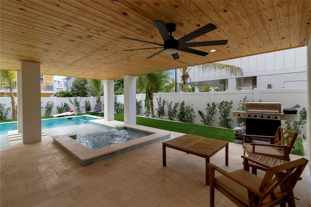 2215 AVENUE C, Bradenton Beach, FL 34217