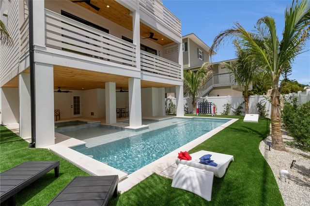 2215 AVENUE C, Bradenton Beach, FL 34217