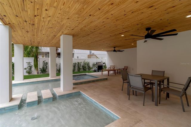 2215 AVENUE C, Bradenton Beach, FL 34217