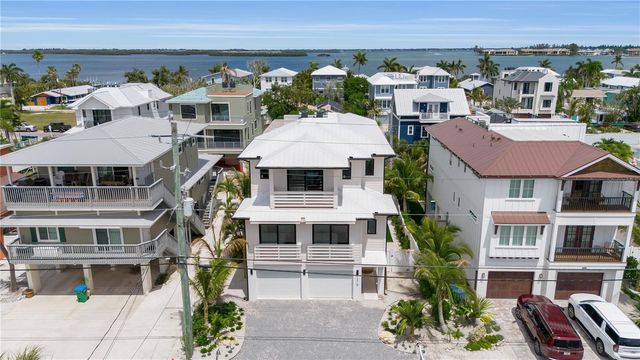 2215 AVENUE C, Bradenton Beach, FL 34217