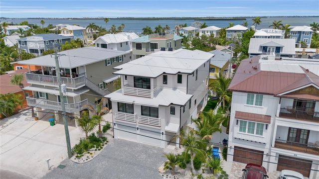 2215 AVENUE C, Bradenton Beach, FL 34217