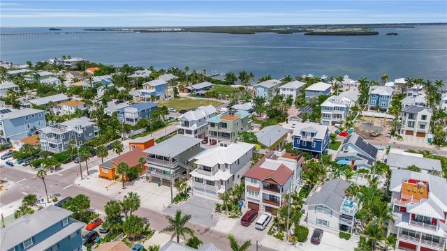 2215 AVENUE C, Bradenton Beach, FL 34217