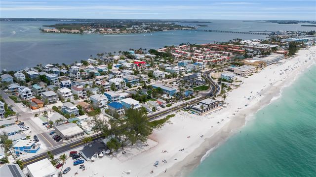 2215 AVENUE C, Bradenton Beach, FL 34217