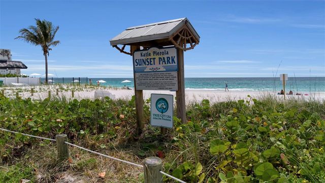2215 AVENUE C, Bradenton Beach, FL 34217