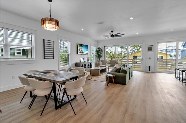 2215 AVENUE C, Bradenton Beach, FL 34217