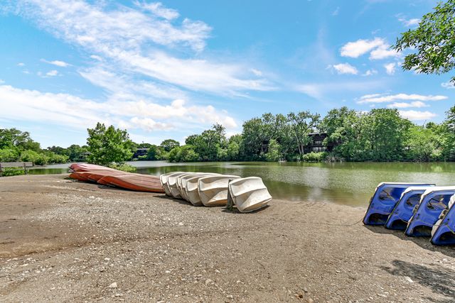 5503 Lakeside Drive 1C, Lisle, IL 60532