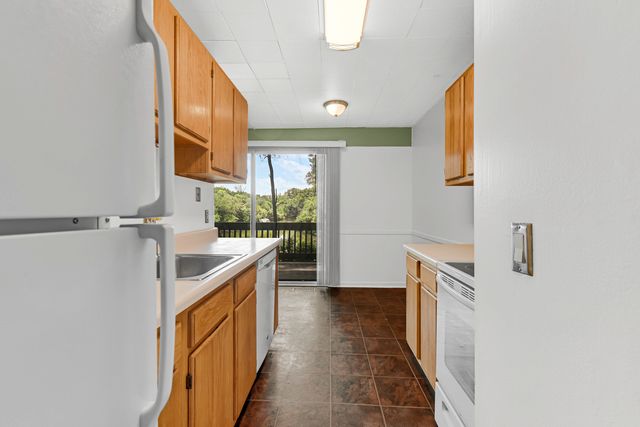 5503 Lakeside Drive 1C, Lisle, IL 60532