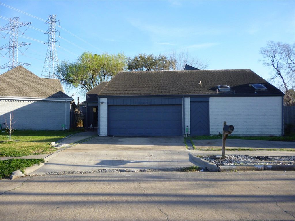 11003 Colebrook Drive, Houston, TX 77072