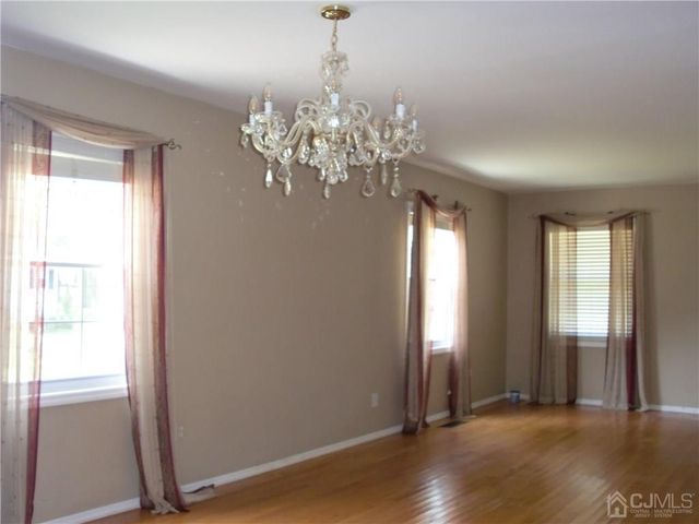 1 Tripplet Road, Franklin, NJ 08873