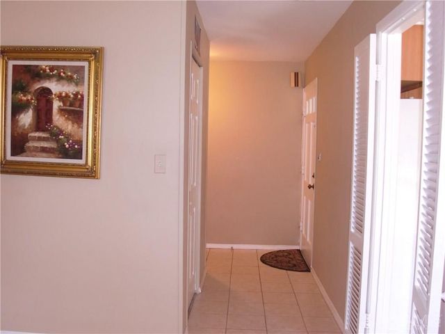 1 Tripplet Road, Franklin, NJ 08873