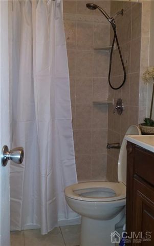 1 Tripplet Road, Franklin, NJ 08873