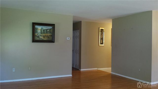 1 Tripplet Road, Franklin, NJ 08873
