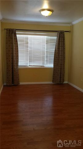 1 Tripplet Road, Franklin, NJ 08873