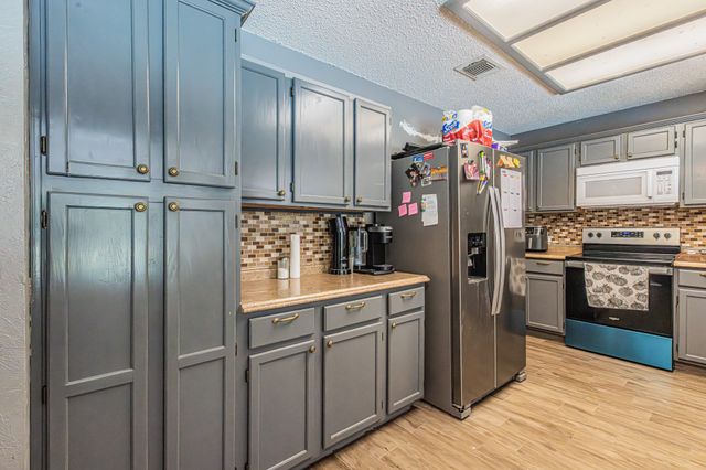 2110 Cold Springs Drive, Arlington, TX 76017